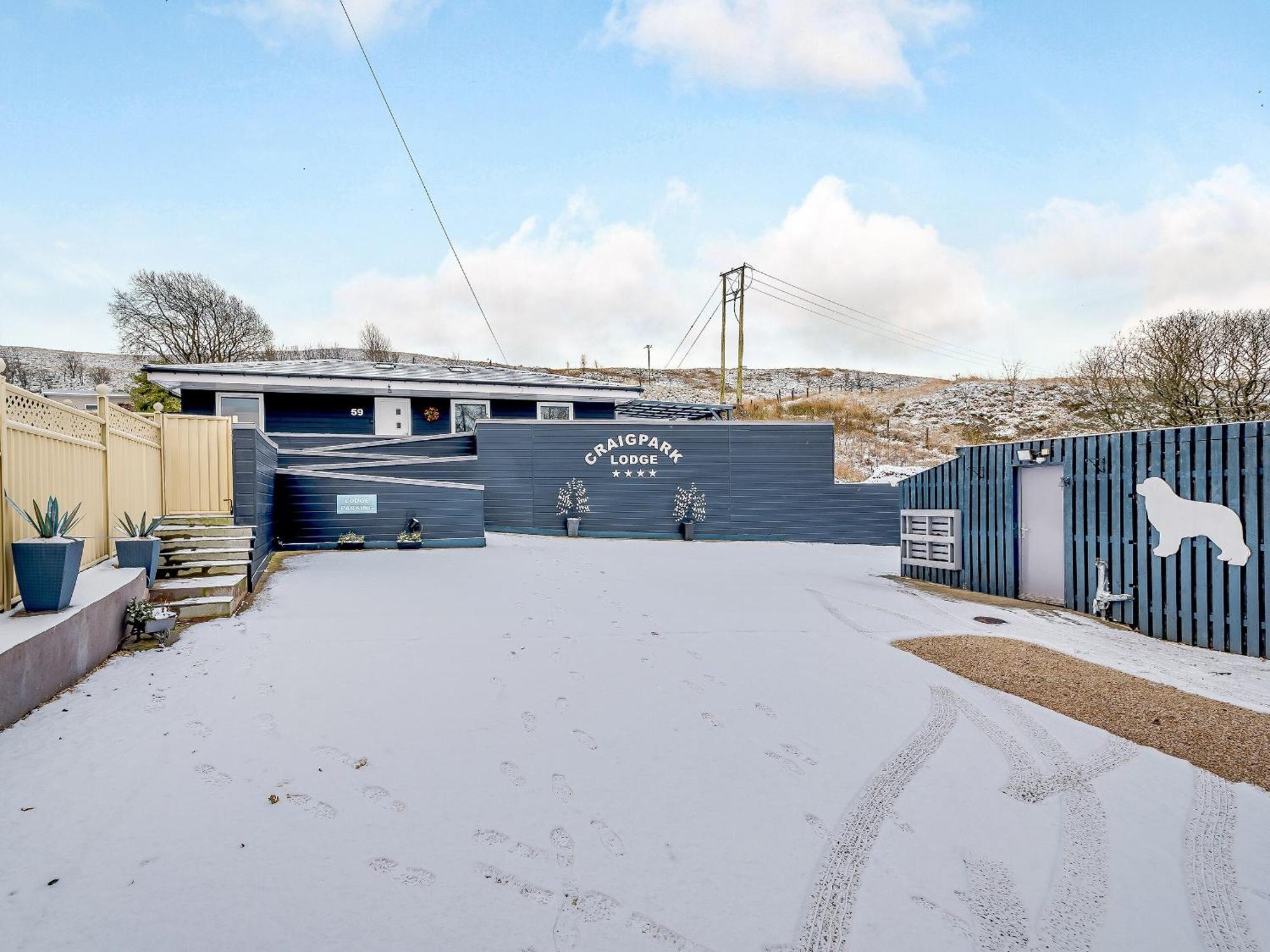 Craigpark Lodge Caldercruix Bagian luar foto